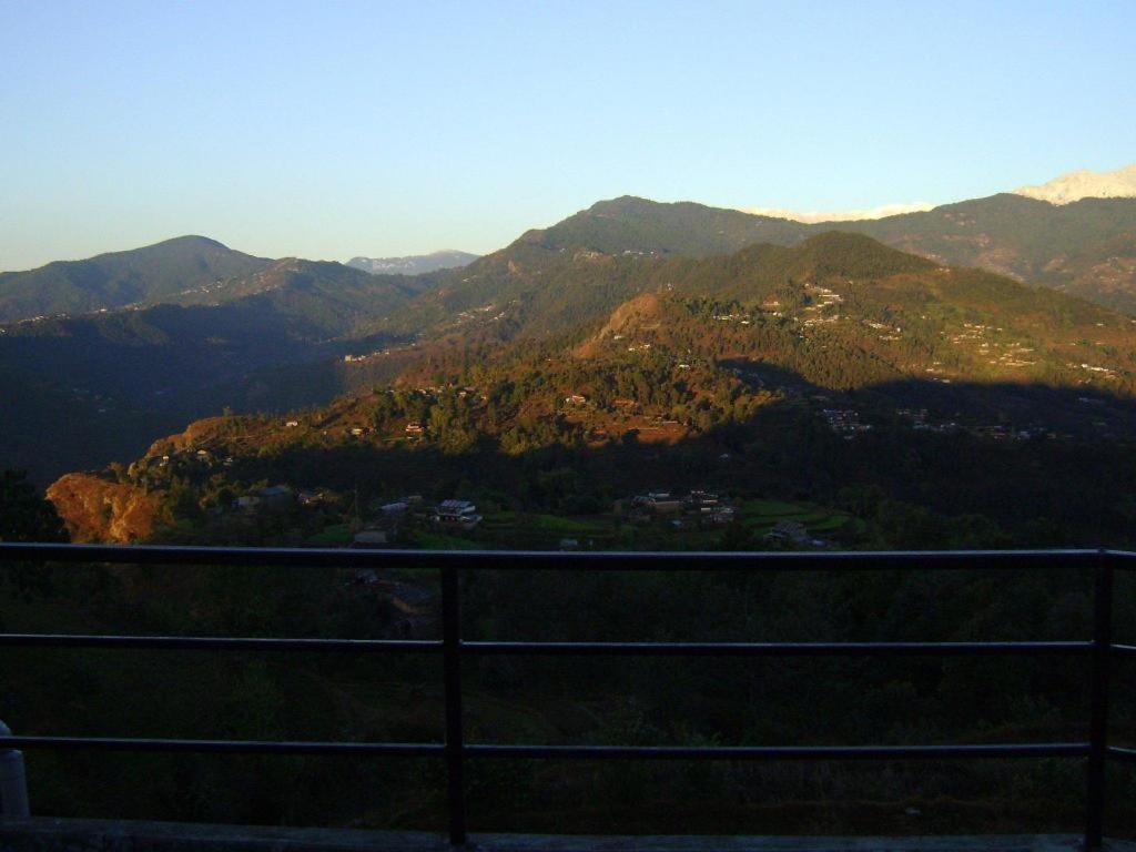 Mystique Highland Resort Pokhara Exterior foto
